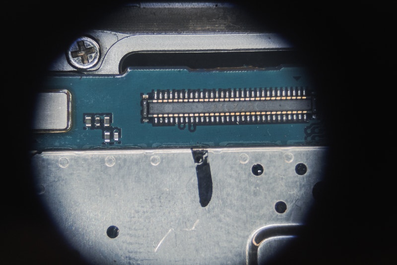 Many Mobile Devices Contain A Chip With A Security Risk